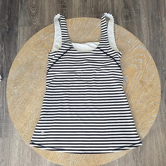 Lululemon Tank-Size 6 - Picture 2 of 5